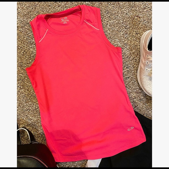 Champion, semi-fitted, hot pink top! - Picture 3 of 4